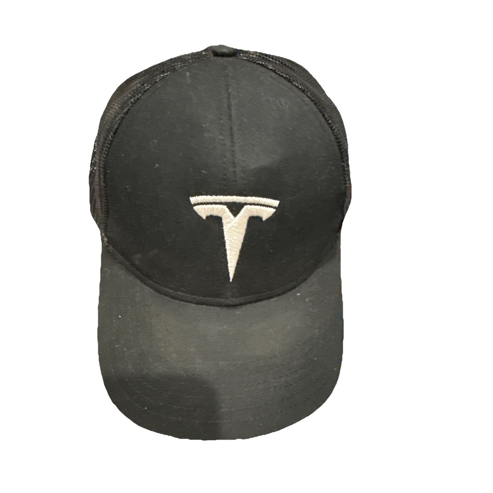 Black Hat – Sleek, Modern, and Built for True  Fans H207